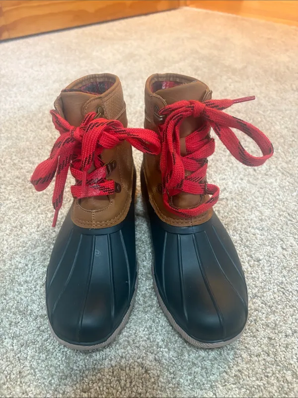 Maurices Size 7 Flannel Line Duck Boots - Image 2