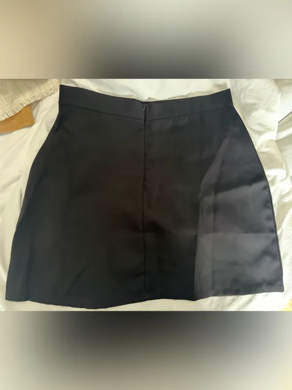 Classic Black Button - Image 2