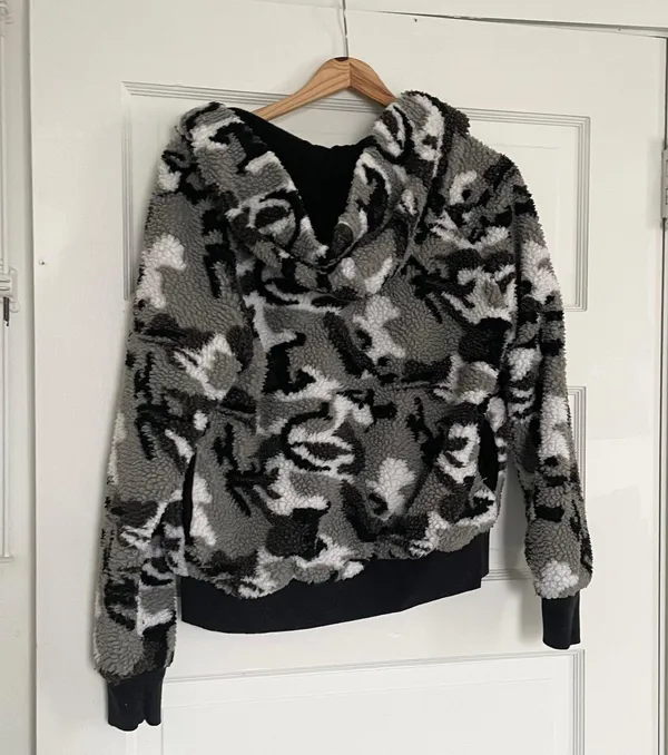Strut this Black Camo Sherpa Abby Jacket - Image 6