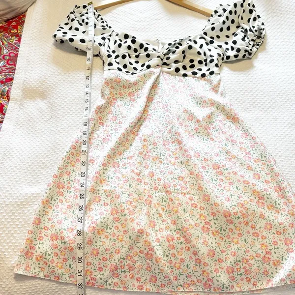 Miss Selfridge twist front mini dress in mix spot floral print size 6 NWT - Image 4