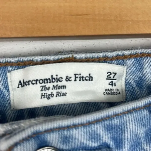Abercrombie & Fitch women’s the mom high rise light wash jean - Image 2
