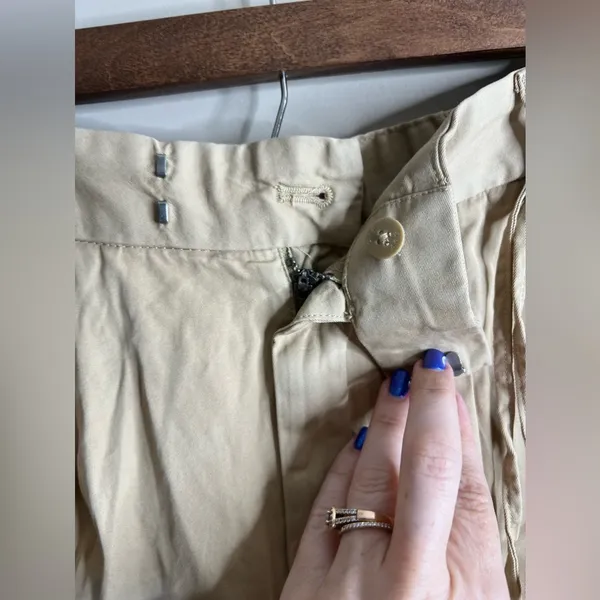 Nwt gap khaki cargo pants size 4 - Image 5