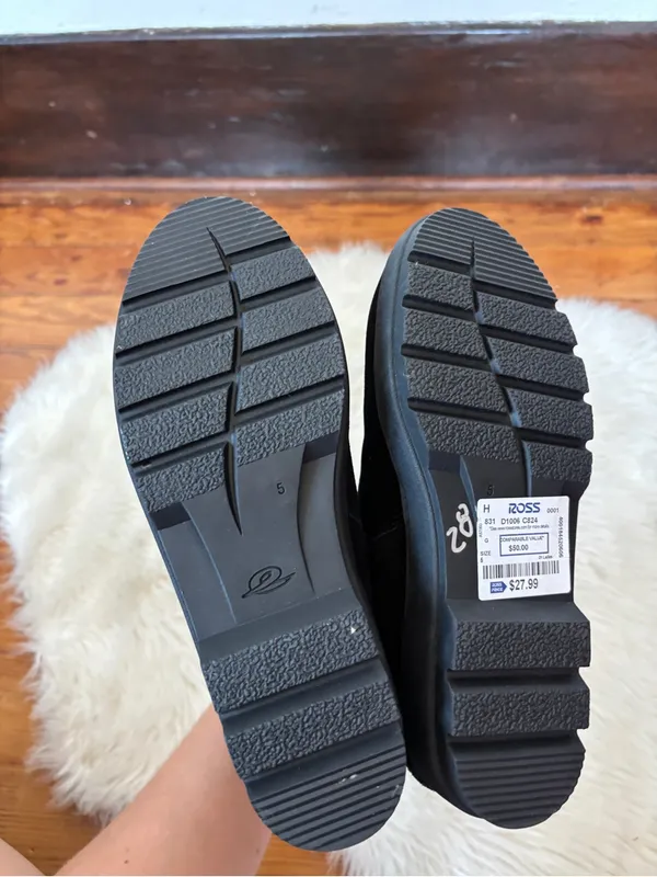 Suede Black Ankle Boots. Brand is Easy Spirit - Image 5