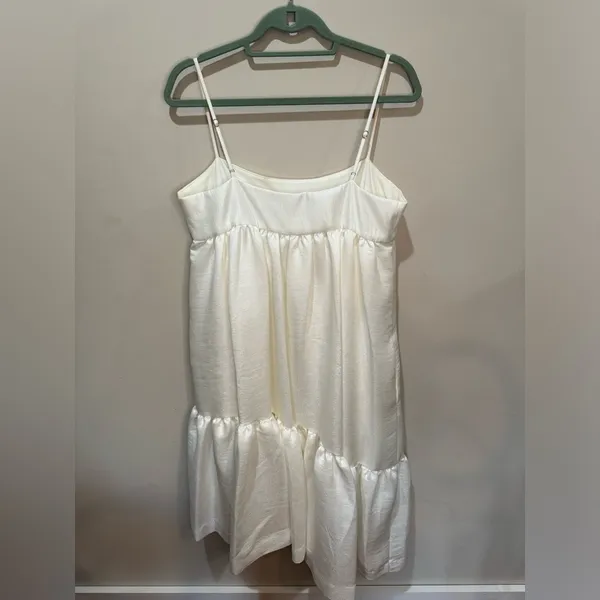 Black Halo Dixie‎ Tiered Crepe Dress White, size Large - Image 3