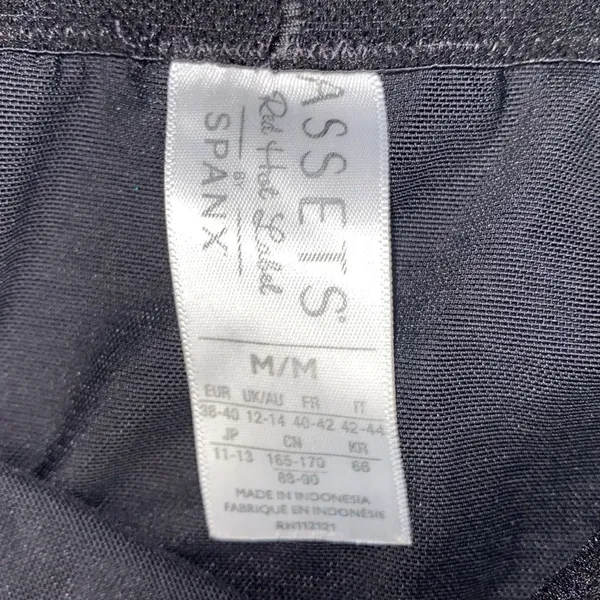 SPANX black shaper size medium - Image 4