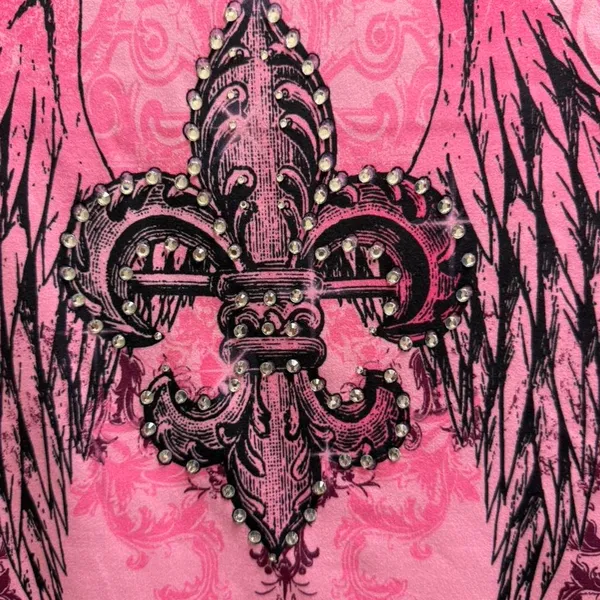 NWT Women's Pink Fleur-de-Lis Wing Graphic Short Sleeve Tee - Image 2