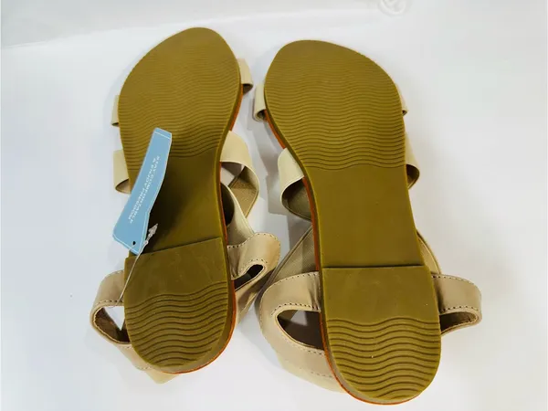 Neutral Crisscross Elastic Sandals for Women - Image 2