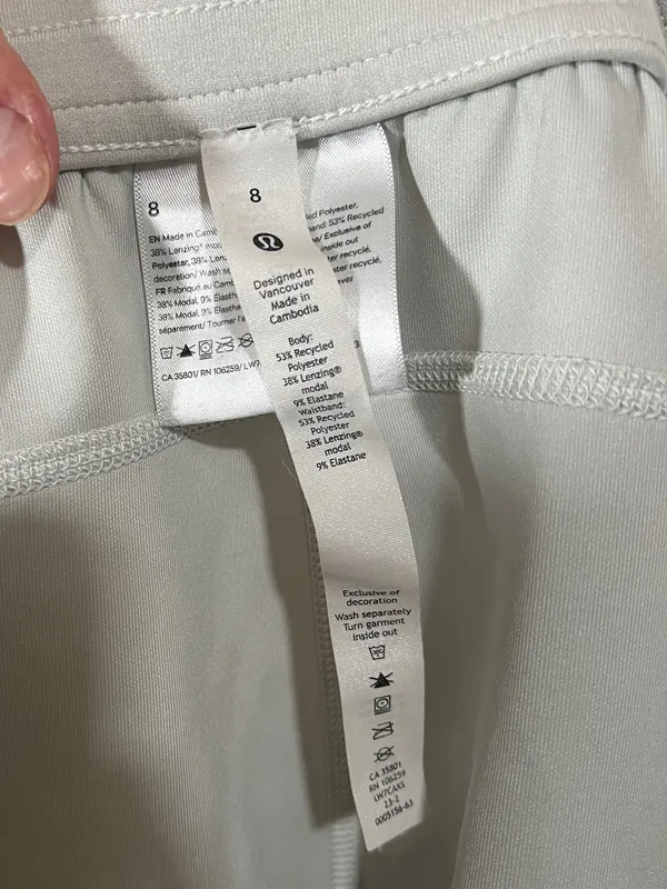 Lululemon Softstreme High Rise Shorts 4” in Soft White Size 8 - Image 3