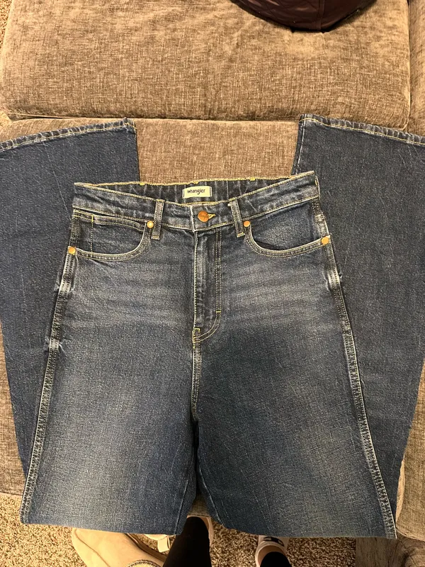Wrangler Flare Jeans - Image 10