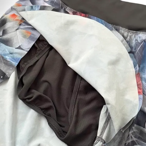 Lululemon Fast and Free Reflective High-Rise Classic-Fit floral Short 3" - Image 4