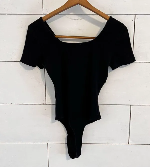 Bohme Black Scoop Neck Short Sleeve Ribbed Body Suit. Size XSmall. - Image 7