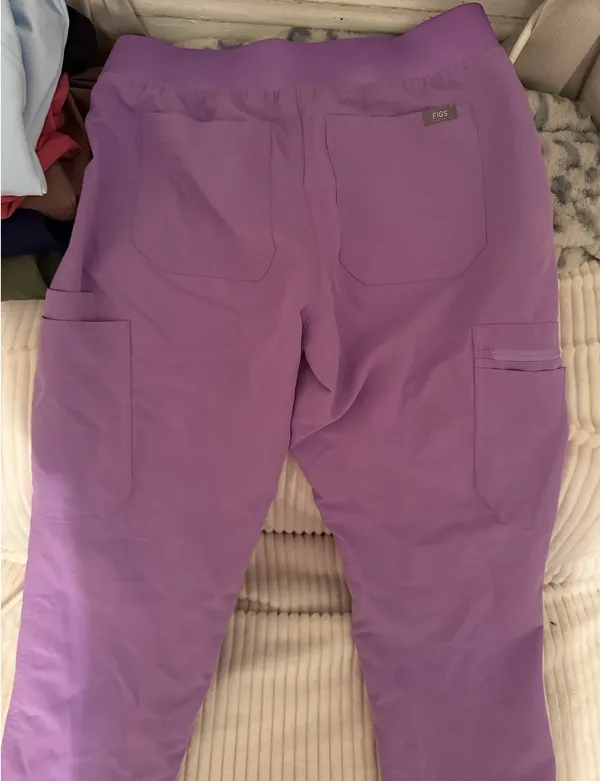 FIGS Yola Scrub Pants High-Waisted - Image 4