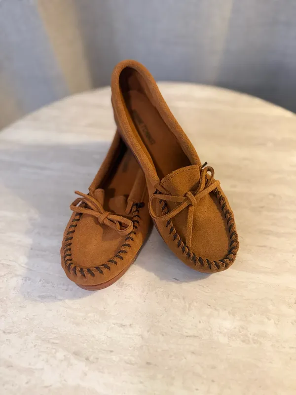 Minnetonka Kilty Softsole Moccasins | 7M - Image 2