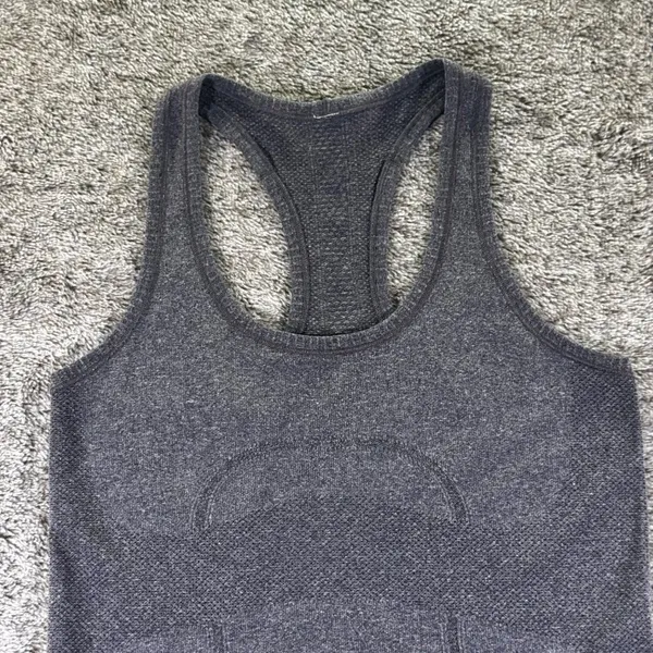 Lululemon Swiftly Tech Tank Sz 6 Gray - Image 3