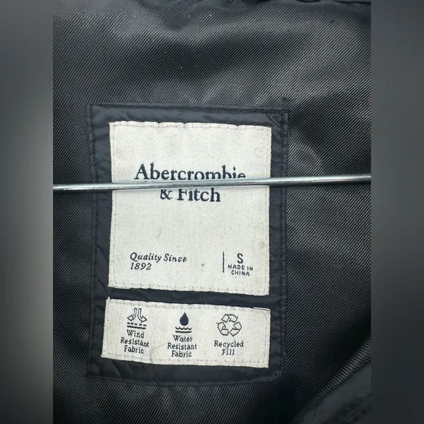 Abercrombie & Fitch‎ Ultra Puffer Black Coat Size Small - Image 3