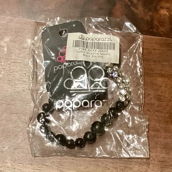 Paparazzi ♥ Traffic-Stopping Sparkle - Black Bracelet - Image 2