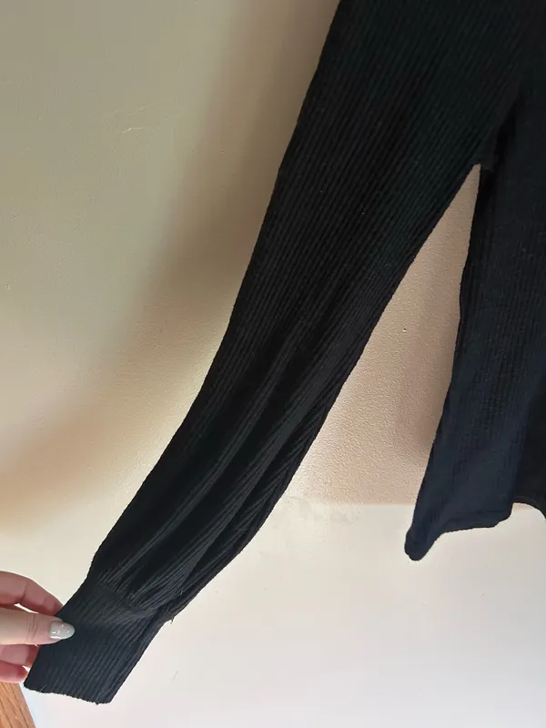 Abercrombie & fitch | black ribbed long sleeve cuffed top - Image 2