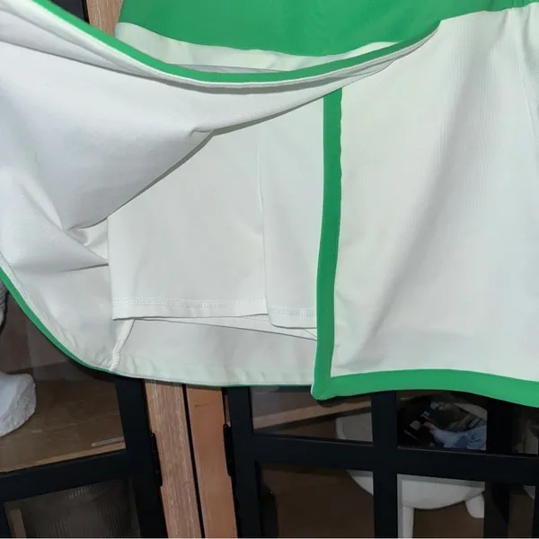 Amazon Kyodan Golf Tennis Skirt kelly Green colorblock contrast Skort asymmetrical mini - Image 5