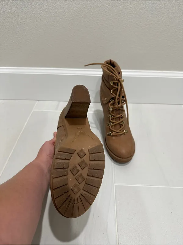 GUESS Brown Lace-Up Heeled Ankle Boots Genja - Image 5