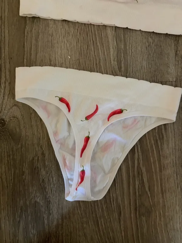 Pretty Little Thing Chili Pepper Set - Image 5