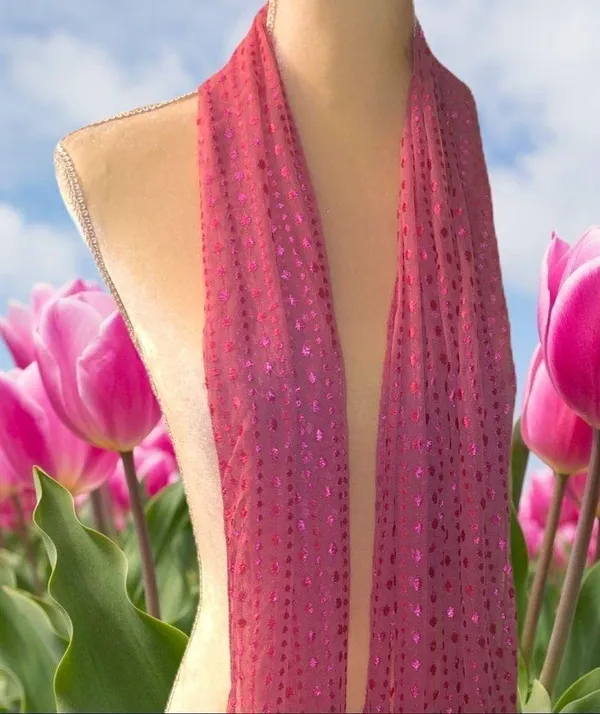 Pink sheer scarf with fringe - Image 4