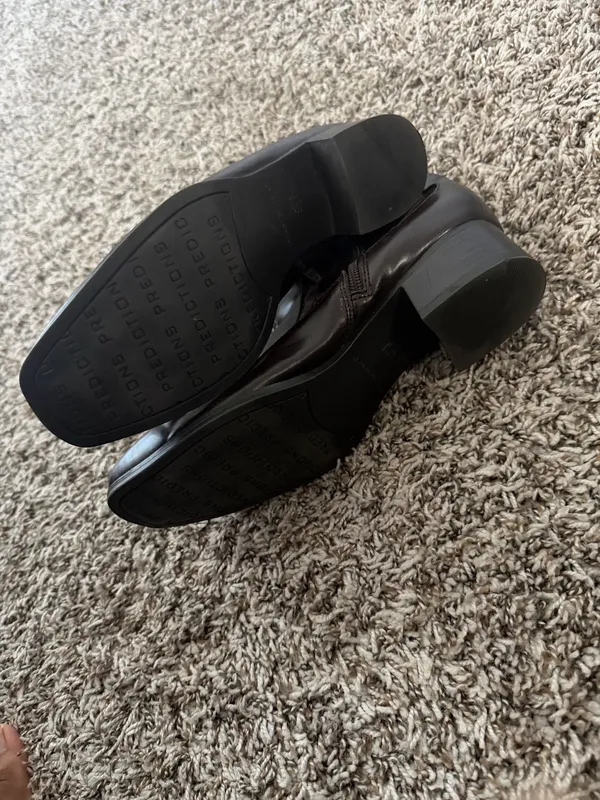 Predictions Boots Sz 8.5 - Image 4
