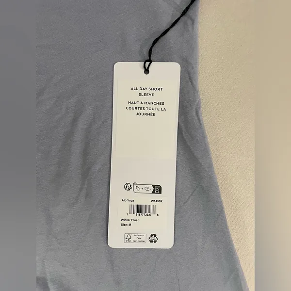 Alo Yoga NWT All Day Short Sleeve Tee Shirt Top Winter Frost Size M - Image 6