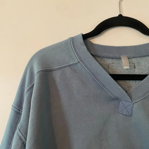 Free People Movement Blue Cropped V-neck Sweatshirt Loungewear Women's size XS - Image 3