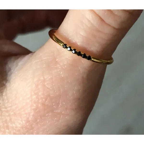 Boutique NEW Dainty Gold Plated Sterling Black‎ Synthetic Diamond Ring, Size 6 - Image 11