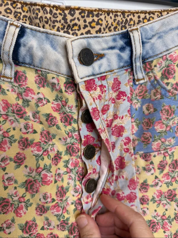FARM Rio Anthropologie Floral Patchwork Denim-Trim Shorts sz 28 - Image 6
