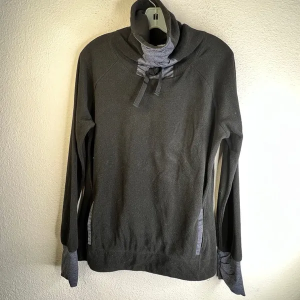Old Navy Active Pullover Shirt‎ - Image 6