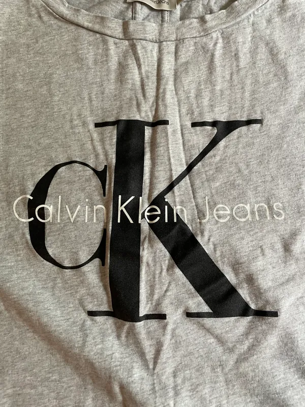 Calvin Klein Logo Cropped Top - Image 3