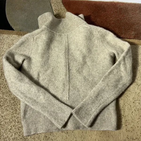 Banana Republic Johnny Collar Yak Wool Sweater Womens Small Oatmeal Marled Polo - Image 8
