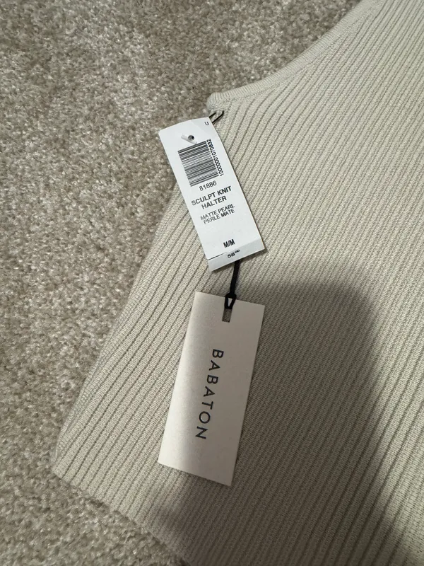 Aritzia Babaton Crop Top - Image 2