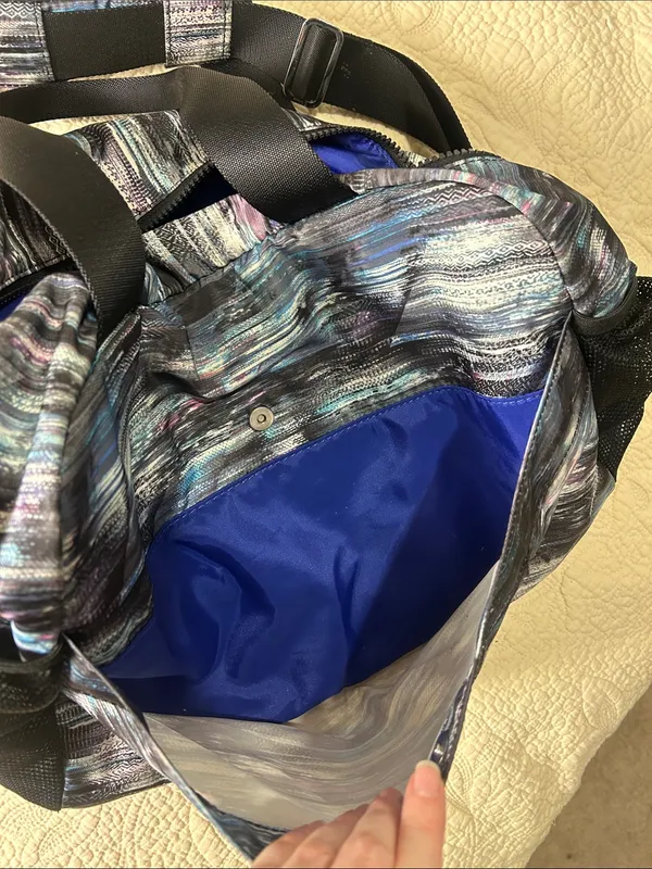 Ivivva by Lululemon Black with Blue & Gray Pattern Weekend Duffel - Image 4