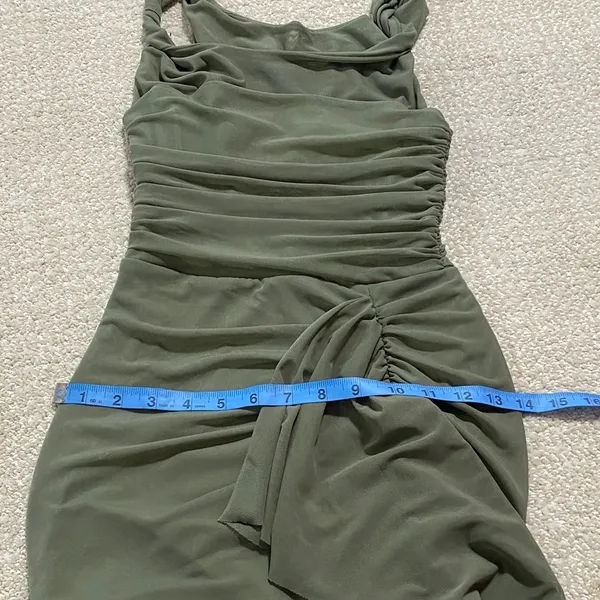 Elegant Asymmetrical Green Dress Saints & Secrets Size XS - Image 13