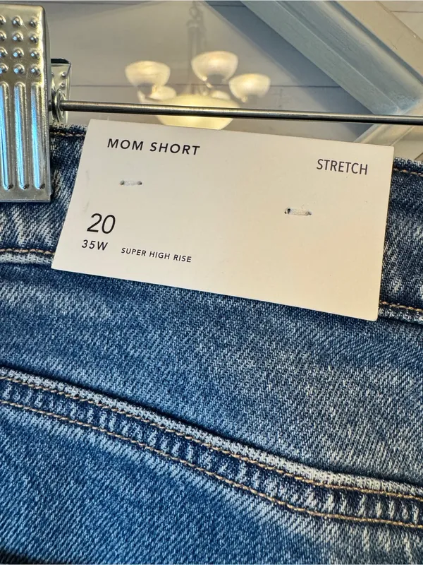 NWT American Eagle Outfitters Mom Shorts Blue Denim Size 20W Super High Rise - Image 4