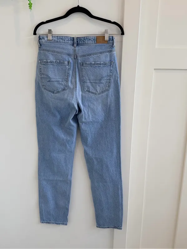 American Eagle Outfitters Women’s Mom Jeans Light Blue Straight Leg Jeans 4 Long - Image 6