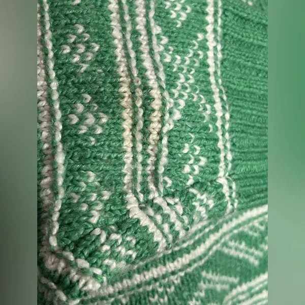 American Eagle Snowdrift Fair Isle Sweater | Green & White | Large - Image 10