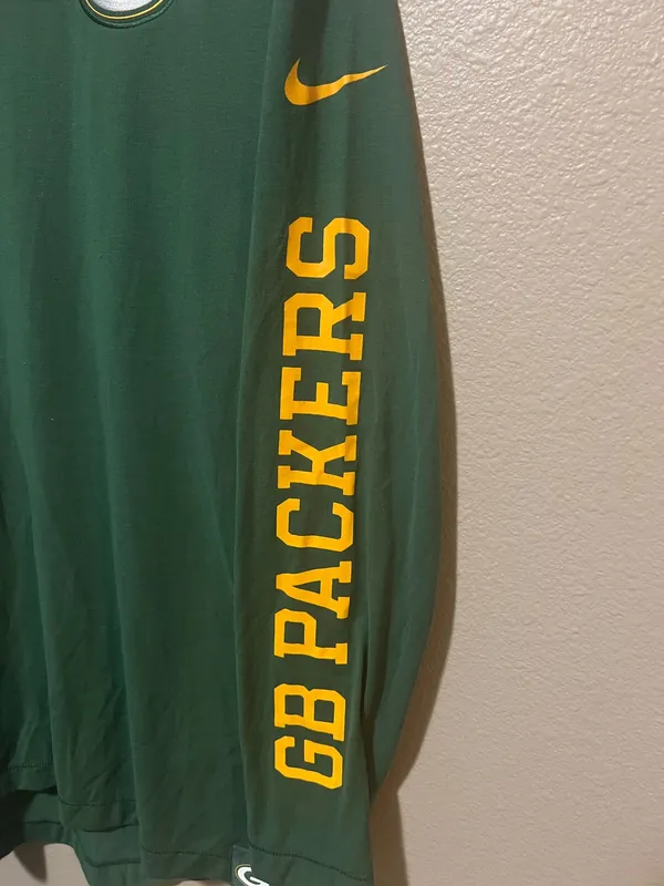 Men’s Nike Green Bay Packer Long-Sleeve Hoodie - Image 3