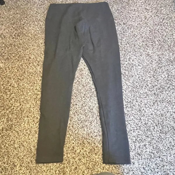 Lyssé Black High-Waisted Leggings Stretchy Workout Yoga Pants Size L‎ - Image 5