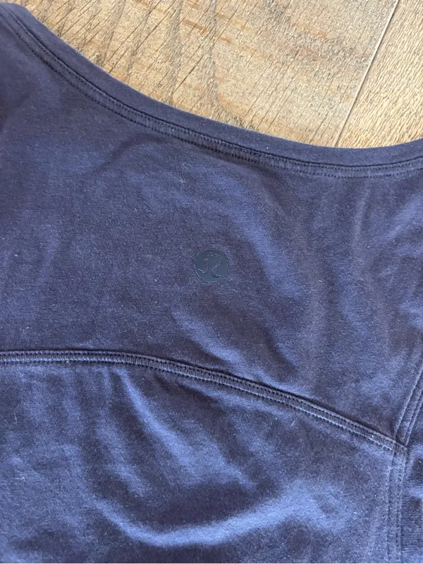 lululemon navy blue tank top shirt - Image 4
