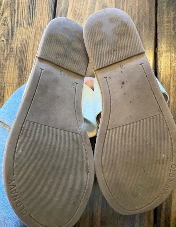 Old Navy Cream Double Strap Slide Sandals - Image 4