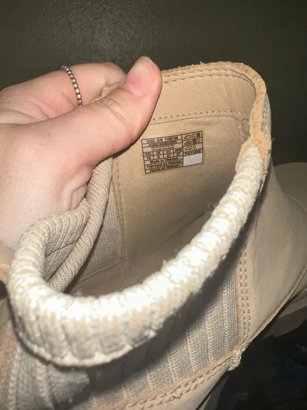 UGG Chelsea Boots - Image 4