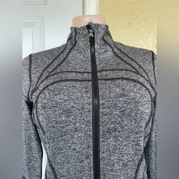 lululemon athletica Gray Jacket - Image 4