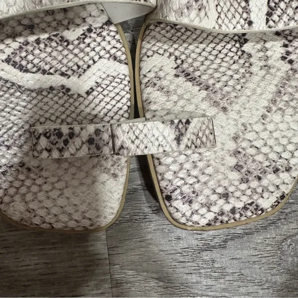 A new day Snakeskin Patterned Sandals 9.5 - Image 2