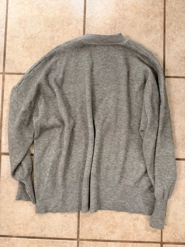 Gray Oversized Sweater Size M - Image 4