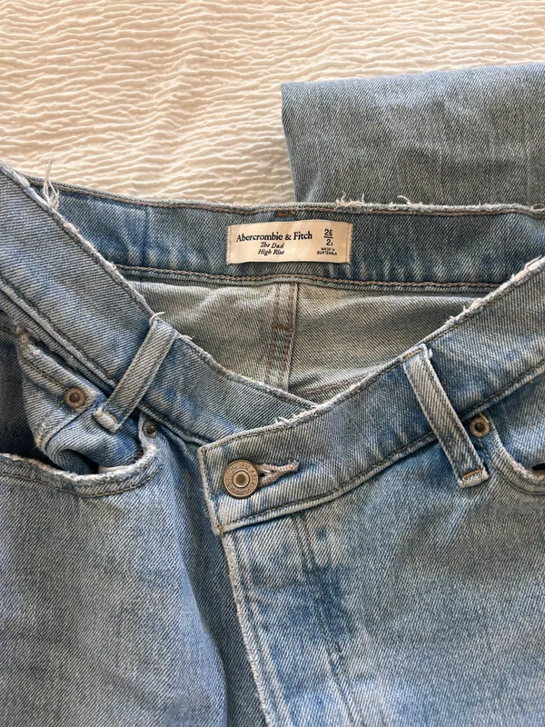 Abercrombie Jeans - Image 3