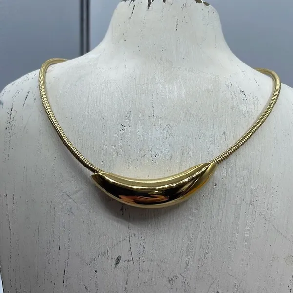 NWT Blanche & Co. choker. Sliding puffed sliver moon. 16” long Gold - Image 3
