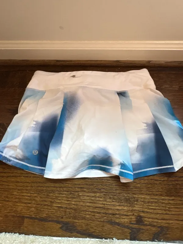 Rare Lululemon skirt  - Image 2